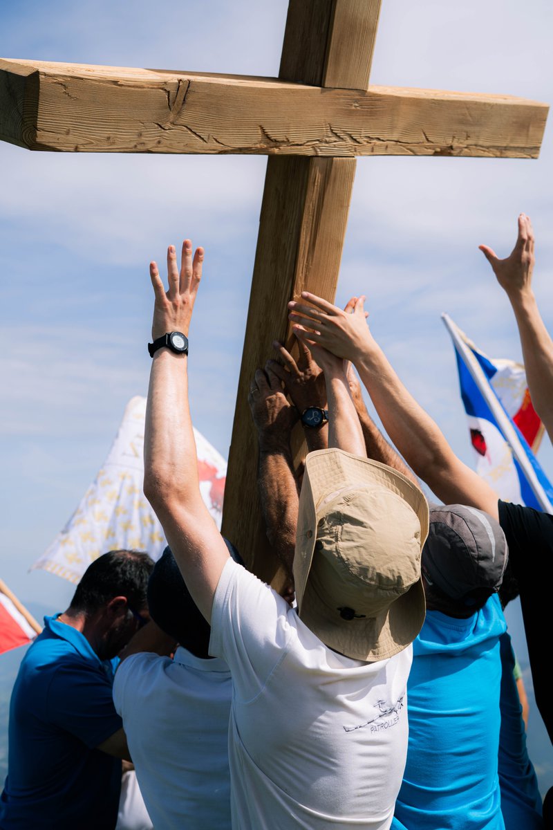 soscalvaires's tweet image. Détruire une croix, c’est effacer un pan de notre histoire.
La restaurer, c’est honorer ceux qui ont bâti la France ! 🇫🇷

#SOSCalvaires #France #Croix #Calvaire #PatrimoineFrançais #patrimoine