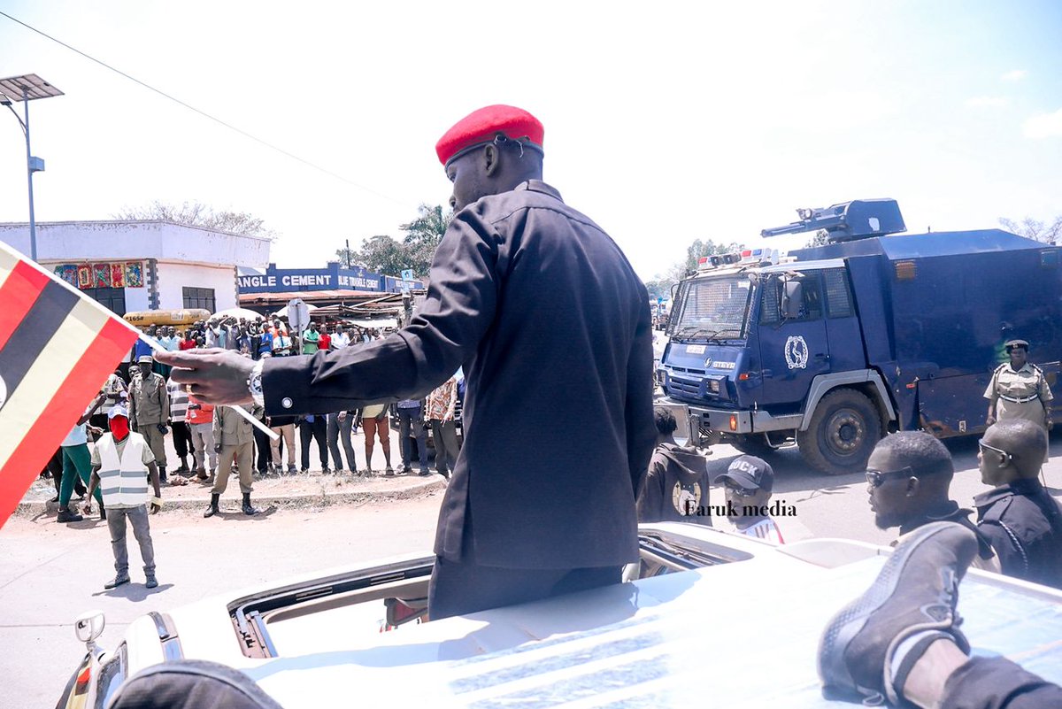 SeraTheActivist's tweet image. Police have blocked President @HEBobiwine as he heads to Manafwa. This impunity must stop. He&apos;s a presidential candidate like others. 
#ProtestVote2026