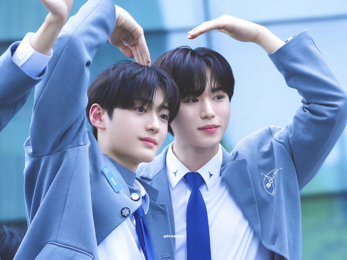 junseompreg's tweet image. q. one hidden charm of the person next to me (sanghyeon to junseo) 
🐶: this is a secret… junseo hyung is more muscular than you’d think, he’s a natural at building muscles

😭😭😭