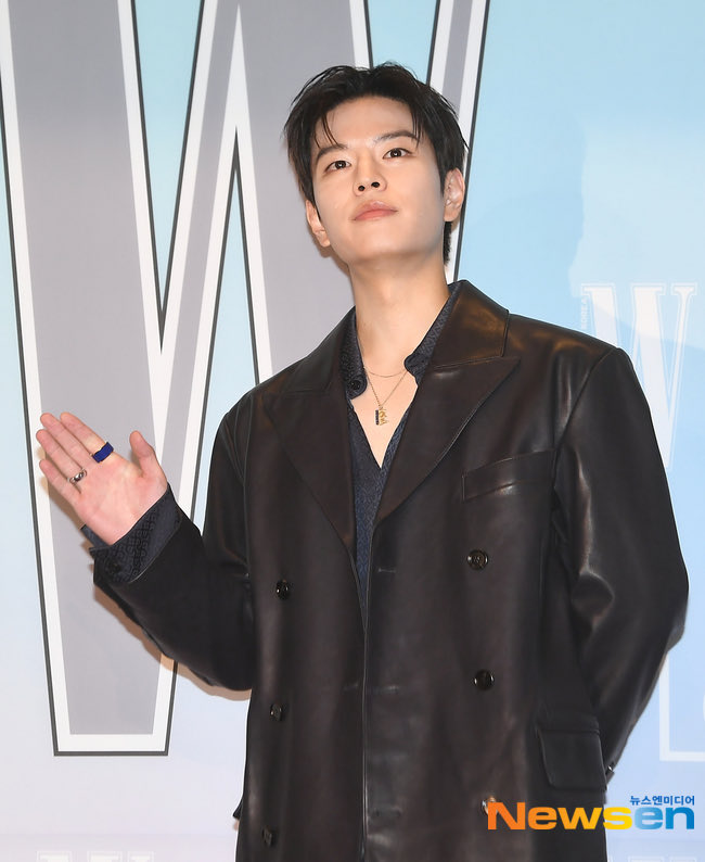 PRESS PHOTOS OF BANG CHAN AND SEUNGMIN AT LOVE YOUR W 2025 RED CARPET!