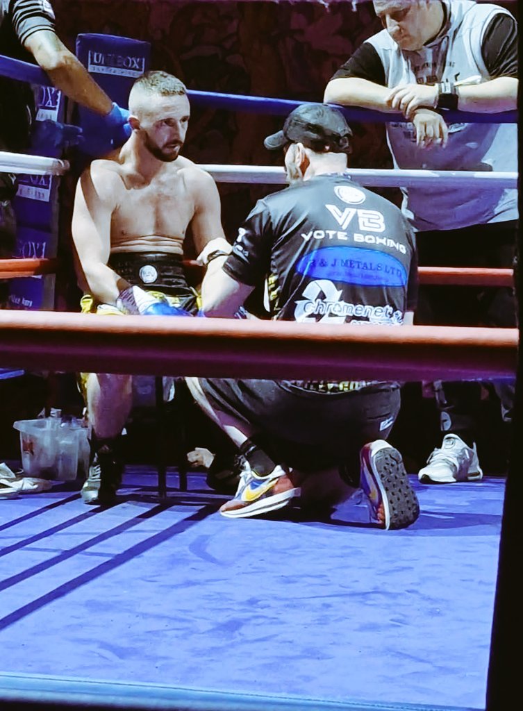 2 years ago i made my pro debut after not being in a ring 9 years prior, lost 5 and 1/2 stone in 7 months, got written off mostly by family aswell, these men showed faith in me and i got a 4th round stoppage to start my pro career, one of my proudest moments in boxing 🥊