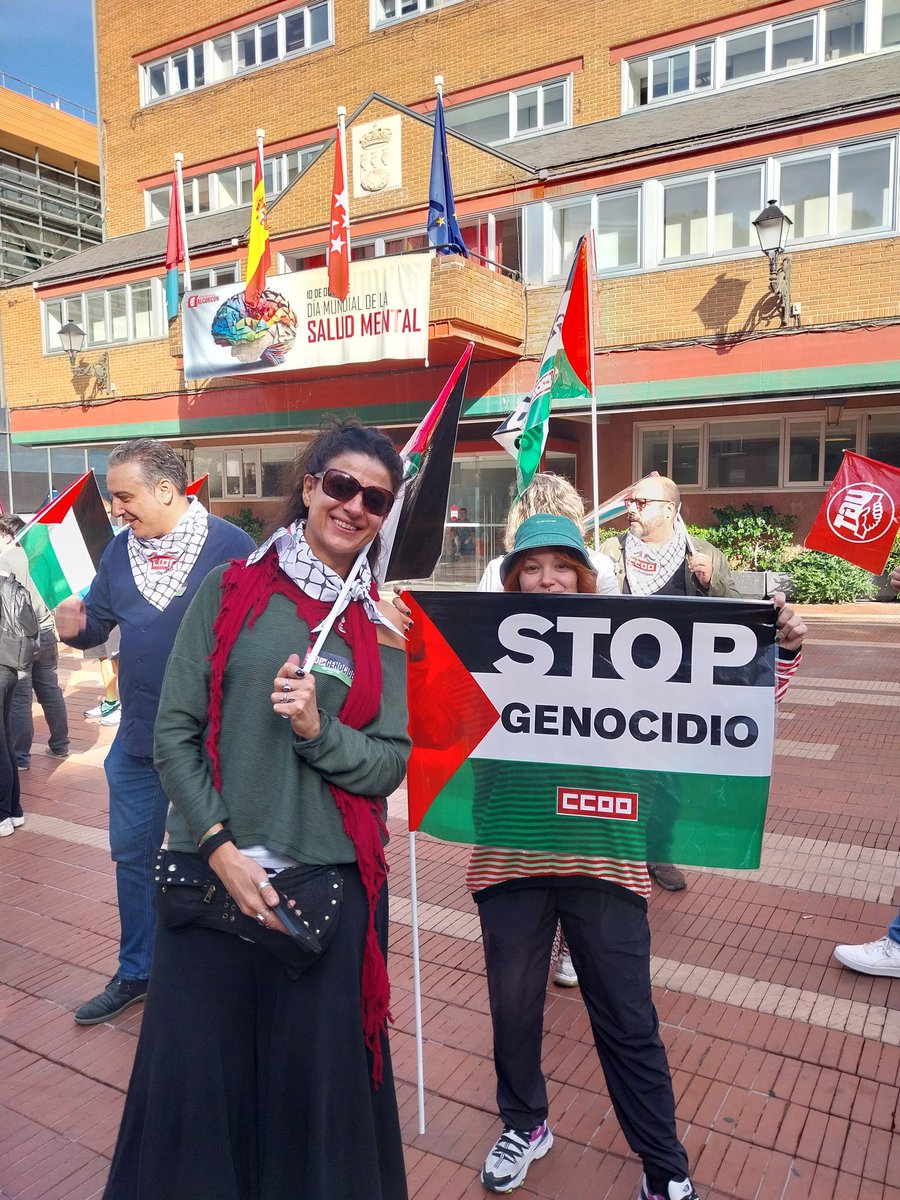 📢 Concentración en el Ayuntamiento de #Alcorcón en apoyo al pueblo palestino.
Decimos NO al genocidio, SÍ a la paz y la justicia.
#PalestinaLibre 🇵🇸 #Alcorcón #CCOO #StopGenocidio