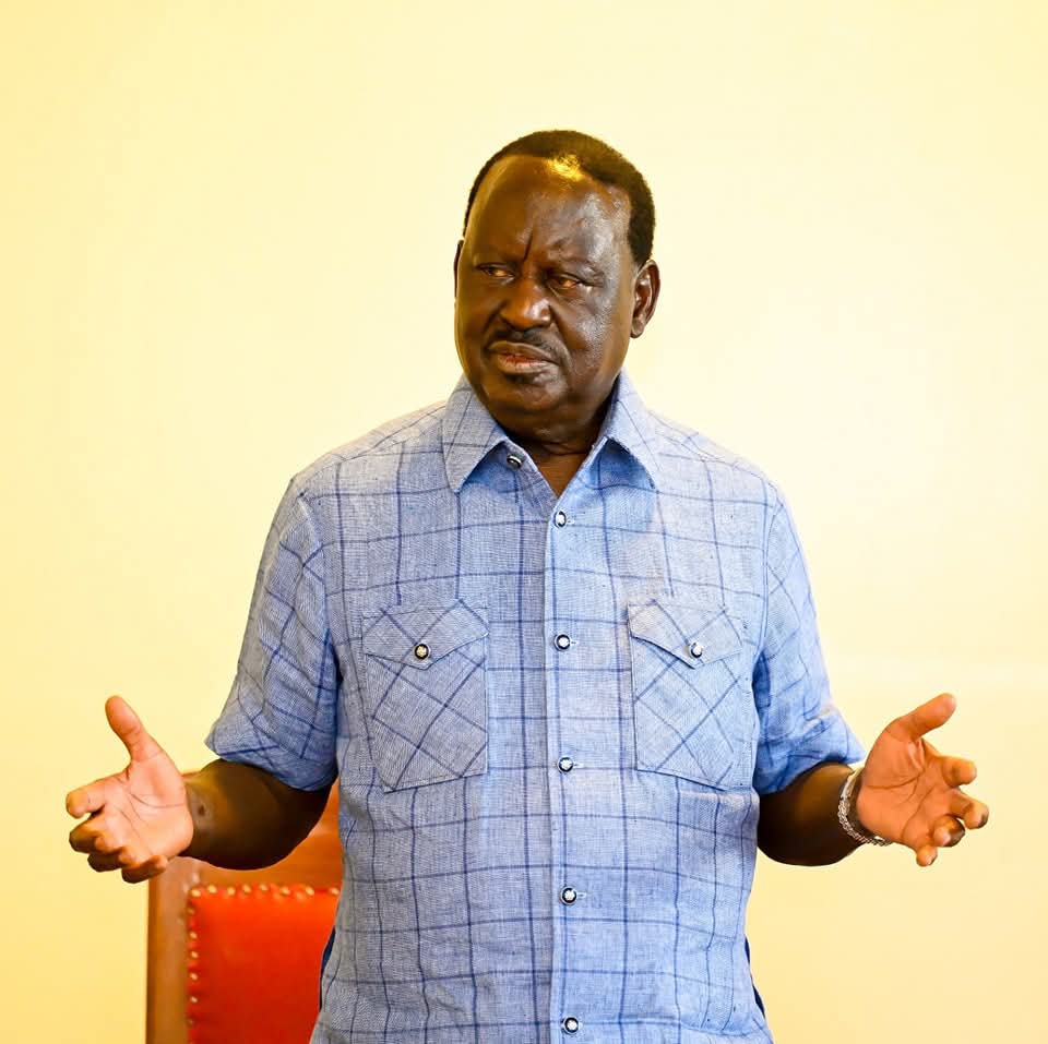 Maafakaaz Who Have Been Voting To Punish Raila Odinga Are Now Celebrating BABA'S Death  For Working With The Government They Whole Heartedly Campaigned And Voted For... You Just Tribal Dogs Nothing Like We Are One People Hapa.