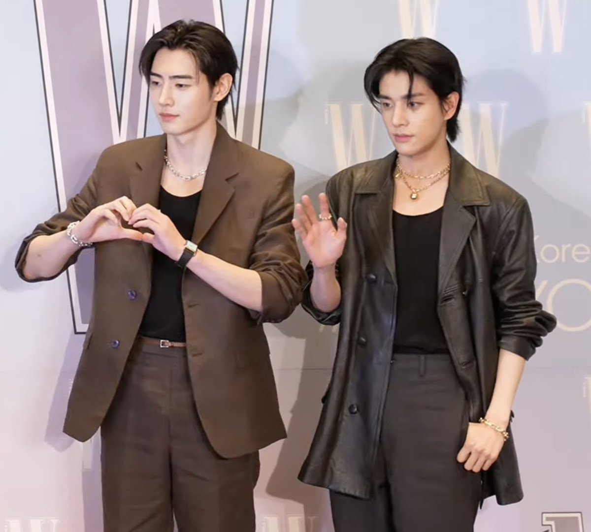 PSHGlobalTeam's tweet image. [W KOREA] 251015

#SUNGHOON &amp;amp; #JAKE @ 2025 LOVE YOUR W_ Red Carpet - 20th anniversary of Breast Cancer Awareness Campaign 📸

#엔하이픈_성훈 #ENHYPEN_SUNGHOON
#성훈 #LoveYourW2025 @ENHYPEN_members