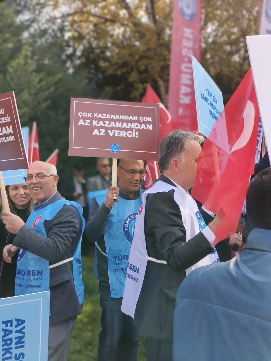 Kamu çalışanları için TBMM önündeyiz..