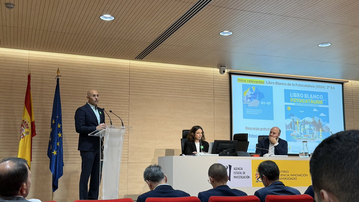 ThinkTur's tweet photo. @PlataformaPtec @SomosSacyr @Adif_es @CemosaOficial Segundo debate moderado por Paloma Pérez de @bioplat sobre sostenibilidad y circularidad en el entorno urbano con Eduardo Fernández de @urbaser_ David Almazán de @AIFotocatalisis Arsenio Navarro de @aimplas y Juan Manuel Ceballos–Escalera de la @ComunidadMadrid 
@AgEInves https://t.co/RYE6uUdrBc