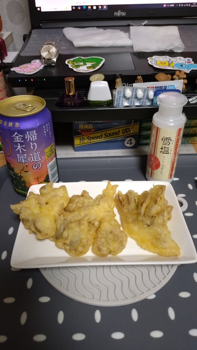 funkfunkfunk3's tweet image. オークワで売ってた🍄‍🟫舞茸の天ぷら美味しいよ〜
微熱3日目😑