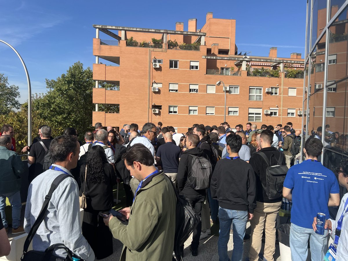 ModularDS's tweet image. Momento del café ☕️ Un rato para recargar pilas y hacer networking 💜🚀 #WPAgencyForum