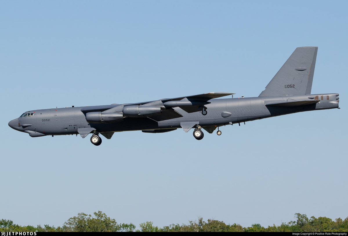 3 bombarderos B-52 entrando al Mar Caribe. Ojo, quieren que los veamos entrar.
BUNNY01 61-0010
BUNNY02 60-0052
BUNNY03 60-0033