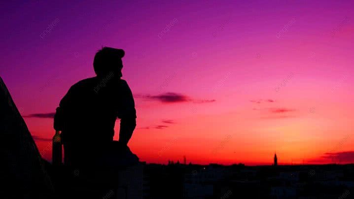 في زحمة الإعجاب وهتاف الحضورّ
وش مطمّعي بـ غيرك وأنا كلي معك؟