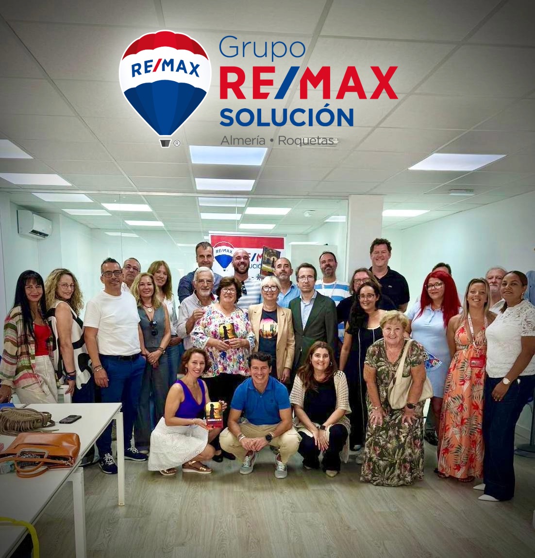 remaxsolucion's tweet photo. Hoy en Grupo ReMax Solución hemos vivido algo muy especial.
Celebramos nuestros RE/MAX Open Days en Roquetas, una jornada donde abrimos las puertas de casa — nuestra casa — para mostrar al mundo lo que de verdad nos mueve: las personas. https://t.co/OUvZWJJ99W