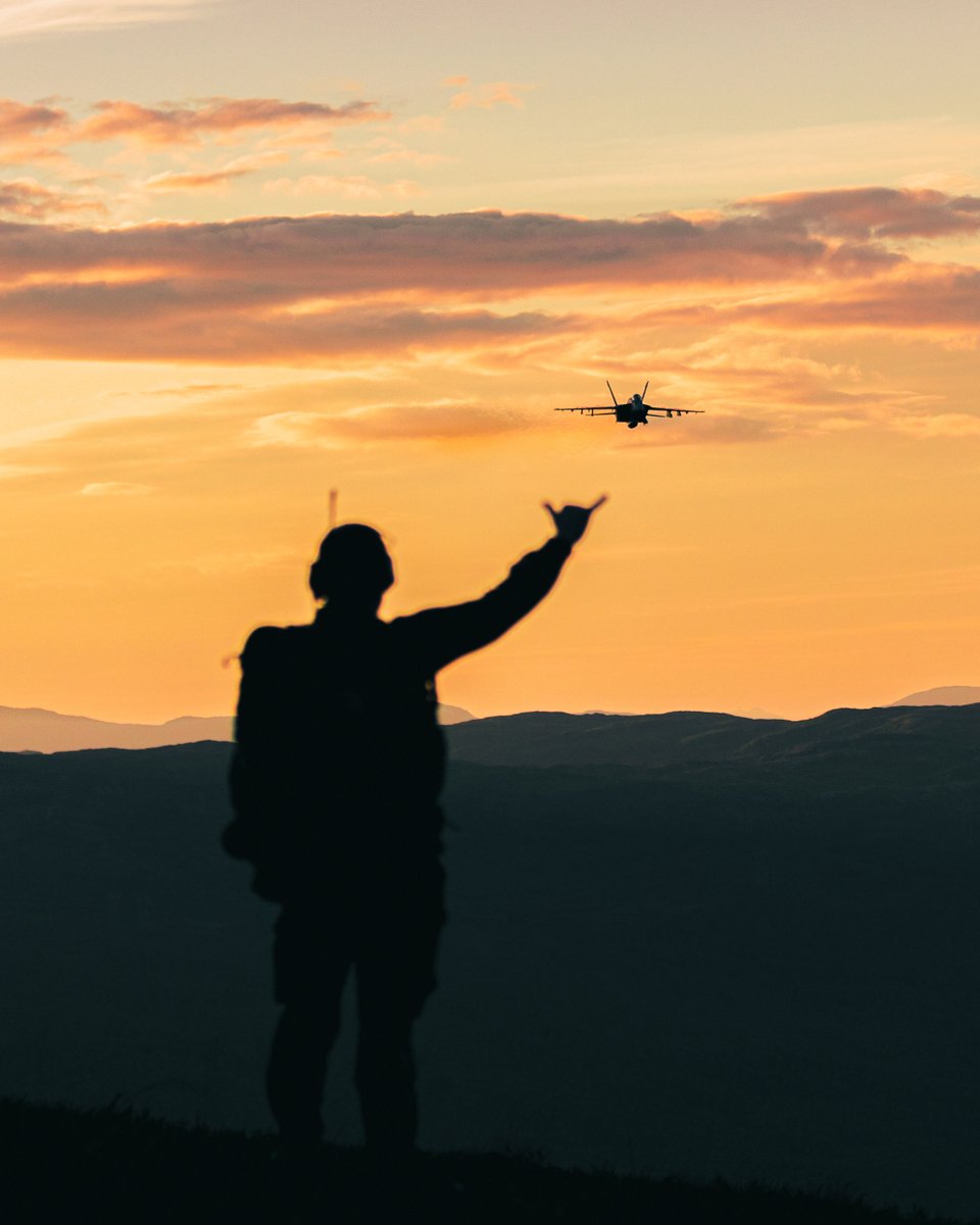 Today, the Norwegian Government presented its proposed defence package for 2026 — NOK 180 billion, including NOK 70 billion in military support to Ukraine🇳🇴🇺🇦

This corresponds to 3.4 % of GDP — with ambition to reach 3.5 % for core defence, as part of NATO’s broader goal of 5 %