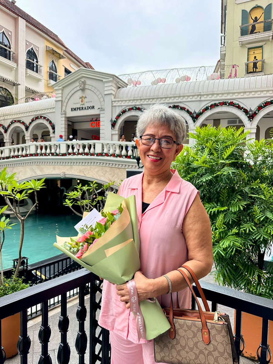 Darren_Haynes's tweet photo. Today we’re celebrating Cherry’s 60th birthday in the Philippines. We’re ignoring her #BreastCancer for one day. Tomorrow the fight starts again. Please help beat cancer through your donation 🙏
#BreastCancerAwareness #Philippines #PinkRibbon #GoFundMe 
https://t.co/3uH5heLROP https://t.co/dfwW3kH8KN