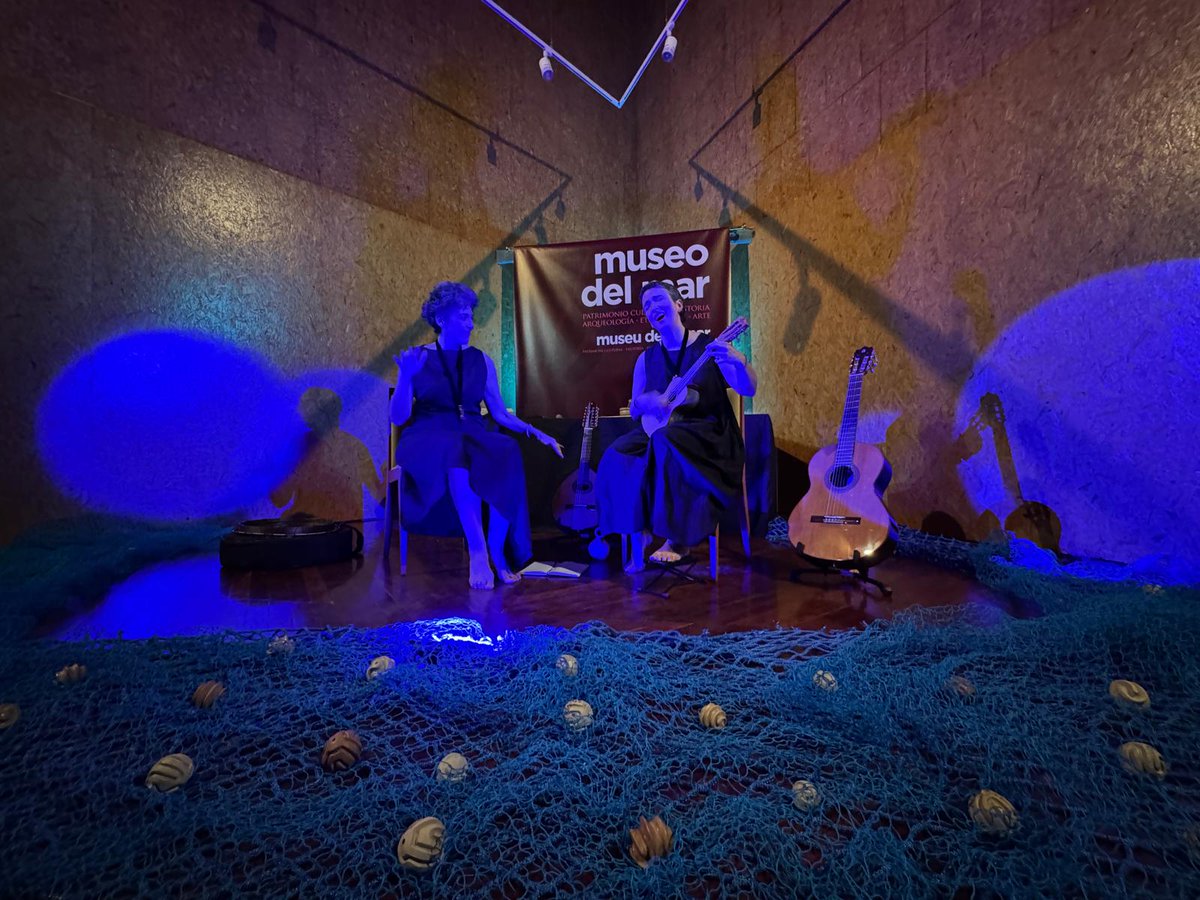museodelmarsp's tweet photo. Os recordamos que hoy a las 18:00h comienzan los #microconciertos 'QUÉ MAR DA' de @duadapel_ en el #MuseodelMarSantaPola  😍 Perlas de poesía y saberes populares que cantan al #Mar como espacio de intercambio, conocimiento y lágrimas ℹ️ Entrada libre 

#música #cultura #SantaPola https://t.co/ECLmFT1zmJ