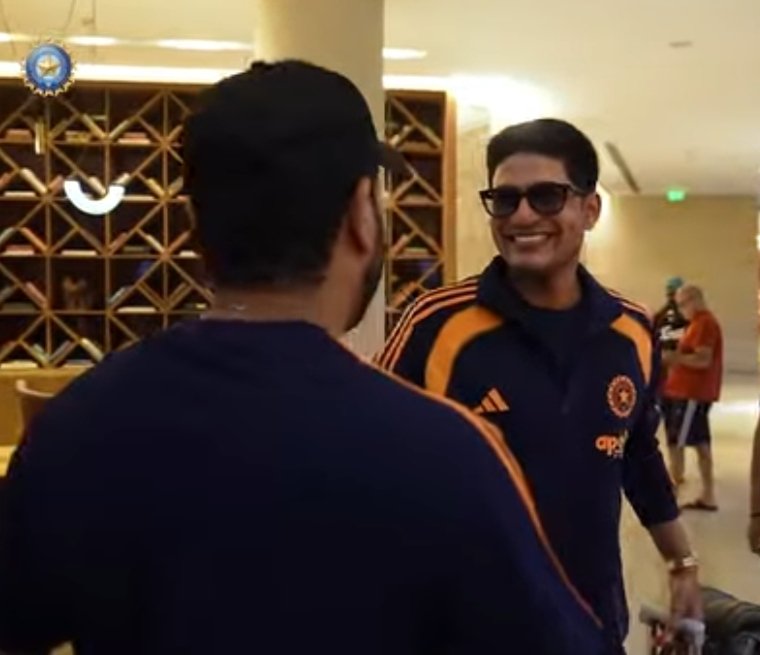 itzsecondself's tweet image. What captions 😁😊😎
( Indian cricket team)