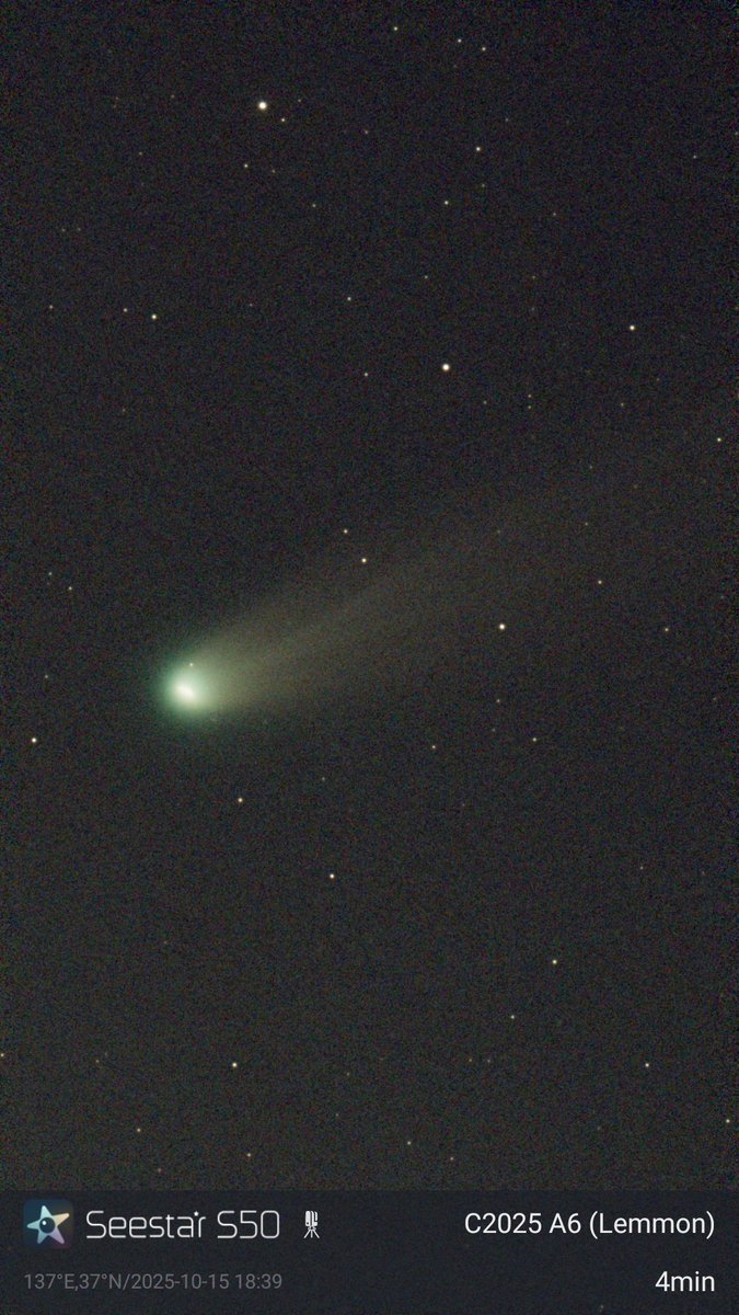 man_ten_bo_shi's tweet image. 本日10月15日日没後に撮影したレモン彗星(C/2025 A6)です。
双眼鏡でも彗星本体は淡く見えました。
肉眼では見えませんでした。

今週末からは日没後の西の空で見やすくなってきます。
彗星の位置は1日ごとに変わります。アプリ「Comet Book」などで確認しましょう。
双眼鏡での観察がオススメですよ。
