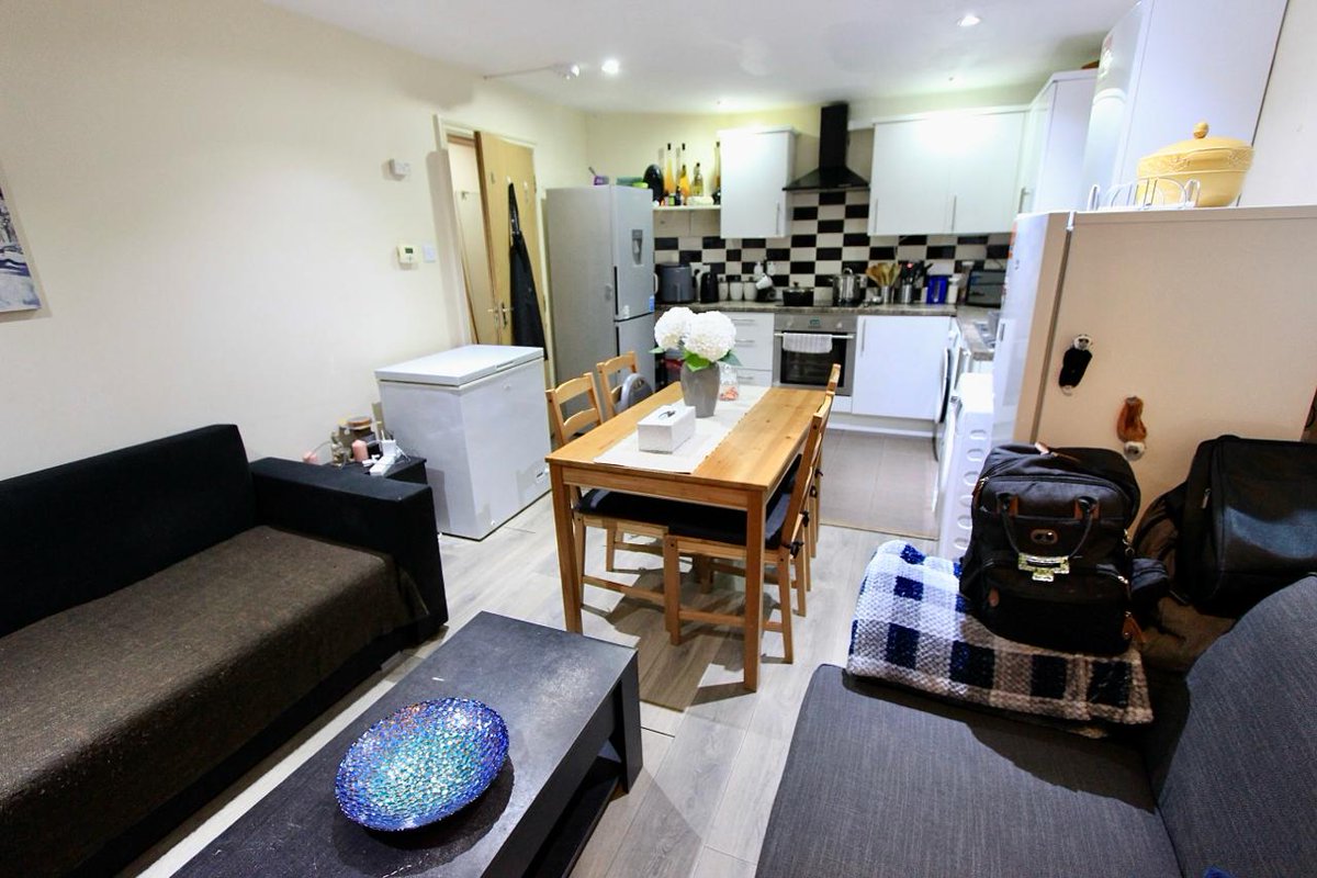 LettingsofLDN's tweet photo. https://t.co/HTausR6I02 of London is pleased to offer this 2 DOUBLE bed &amp; 2 Bath, GRD floor FLAT. Set within walking distance to NORHT WEMBLEY TUBE &amp; TRAIN station, amenities, shops, supermarkets and more. https://t.co/Ikkot9dpaP