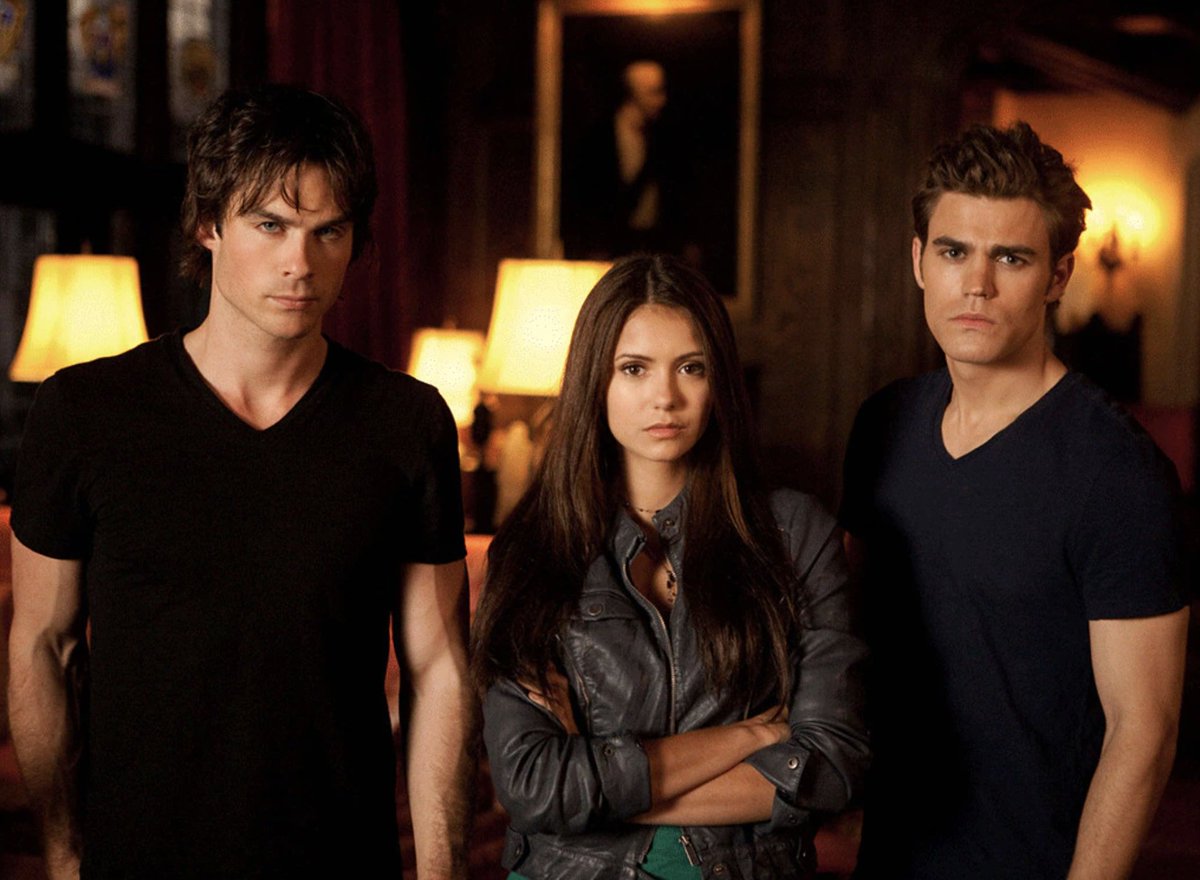 C’est leur 🍂moment 🍂.

L’intégralité de VAMPIRE DIARIES, c’est dispo.