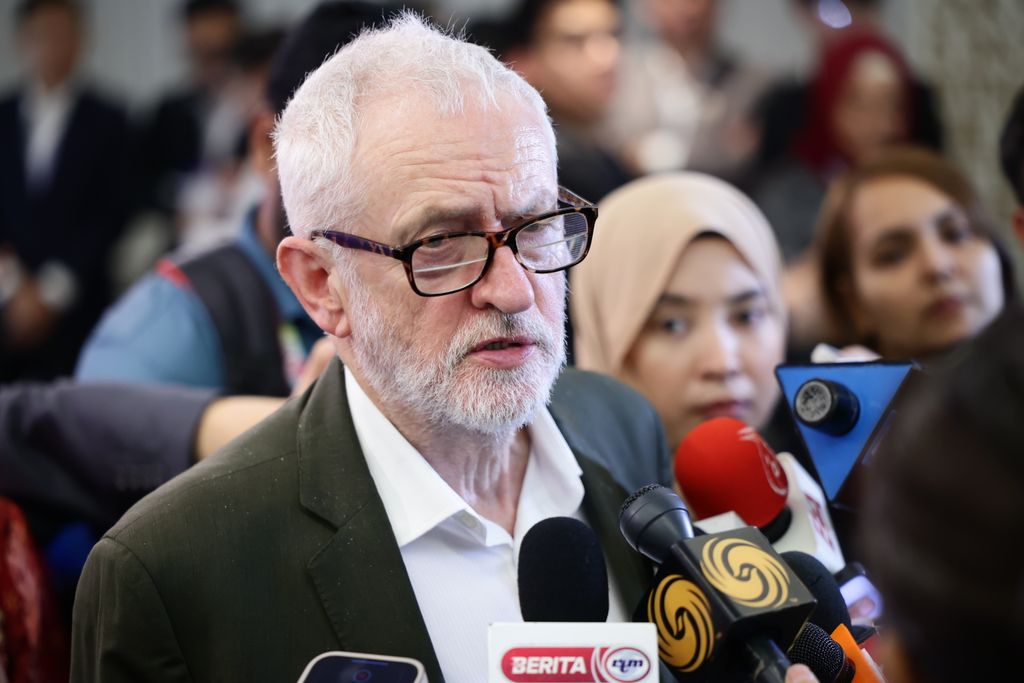 ProgIntl's tweet image. "Tony Blair should not be anywhere near Gaza's reconstruction. The only people who should be deciding on the future of Gaza's reconstruction are the Palestinian people."
🔗 @JeremyCorbyn in @NST_Online at the @ProgIntl Kuala Lumpur Conference: buff.ly/Qiml0lw