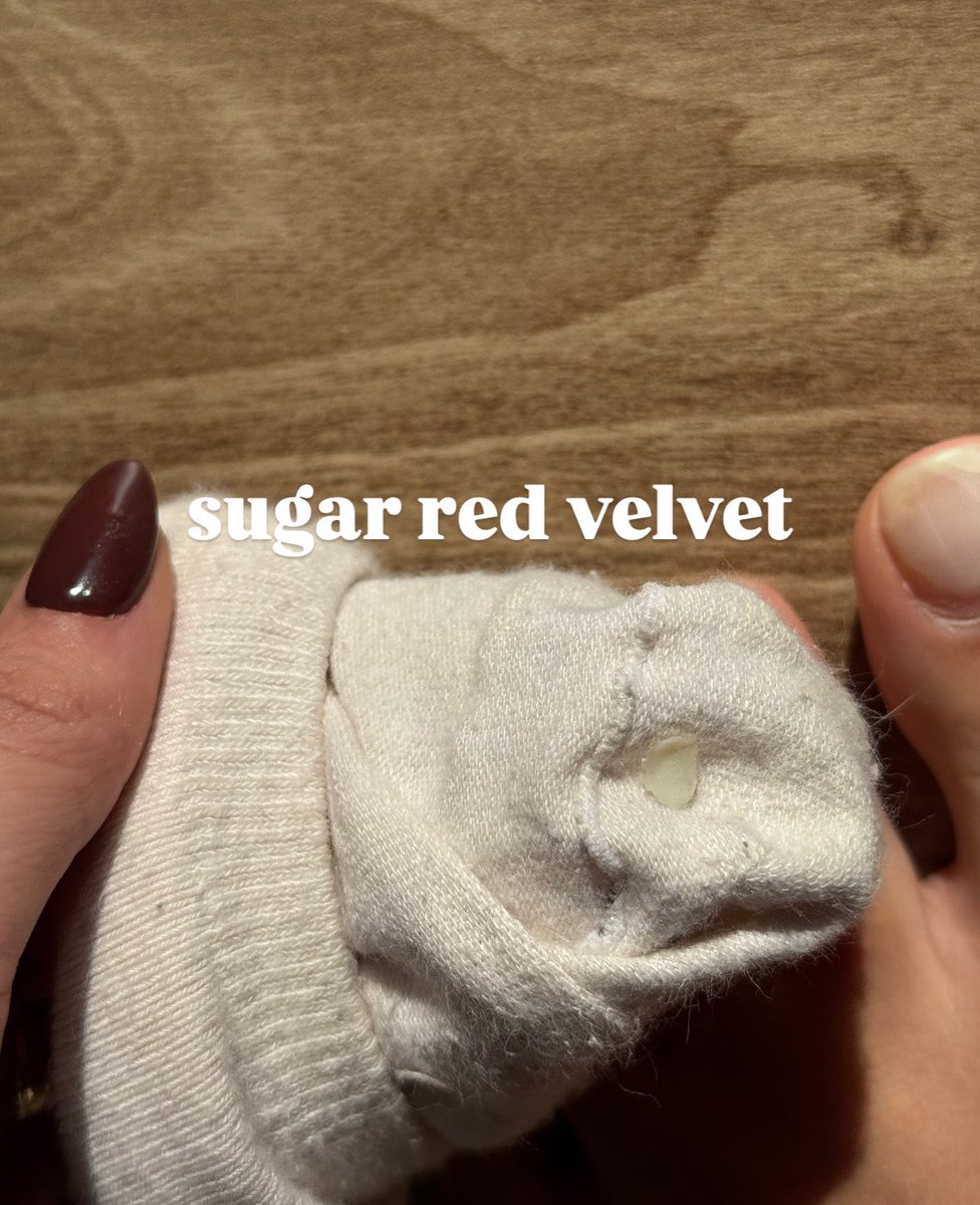 SugarRedVelvet1's tweet photo. Eccola, subdola, l’unghia rotta incastrata nel calzino. La Dea non può convivere con roba del genere, urge un mangia unghie ORA

@rtfindom @findomitalia @retwitto_findom @guglielmo_rt @findom_rt_slave @brun0parent @rt_feet @marcotitor @findomrt8 #findom #feet @iii9974 #feetslave https://t.co/ktlDbroQHf