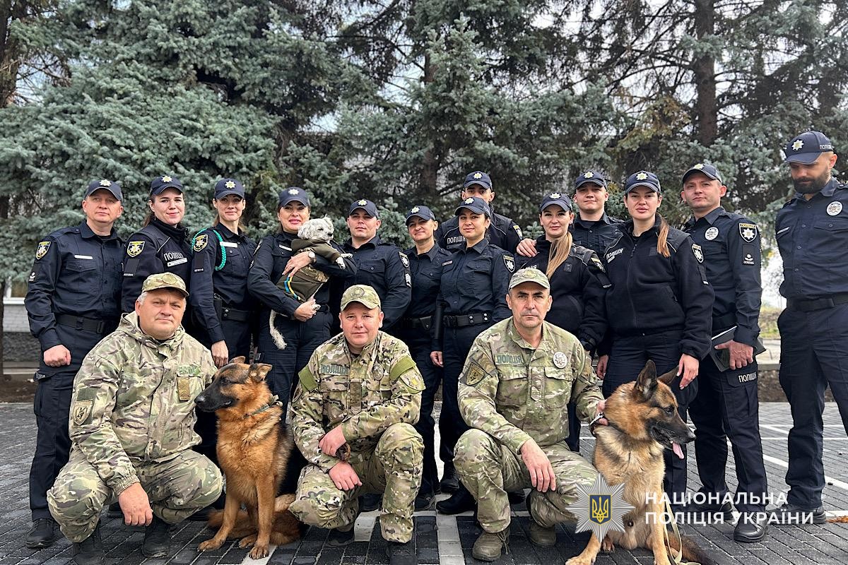 GUNP_Dnipro's tweet image. У Кривому Розі поліцейські познайомили слухачів академії із чотирилапими помічниками
Джерело: dp.npu.gov.ua/news/u-kryvomu…
@34_tv
@news112ua
@istv
#Поліція #Дніпро #новини