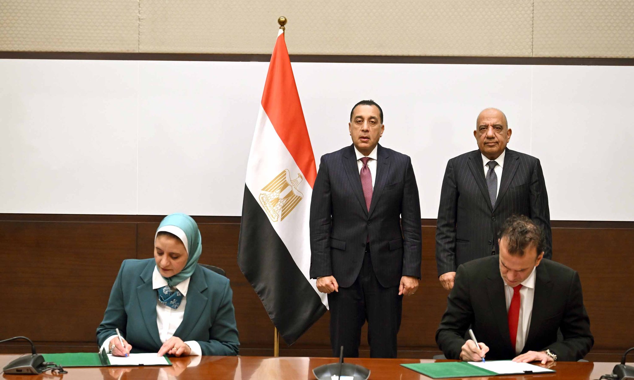 مراسم توقيع اتفاقية تعاون بين الشركة المصرية لنقل الكهرباء وشركة K&K الإماراتية (الرئاسة المصرية)