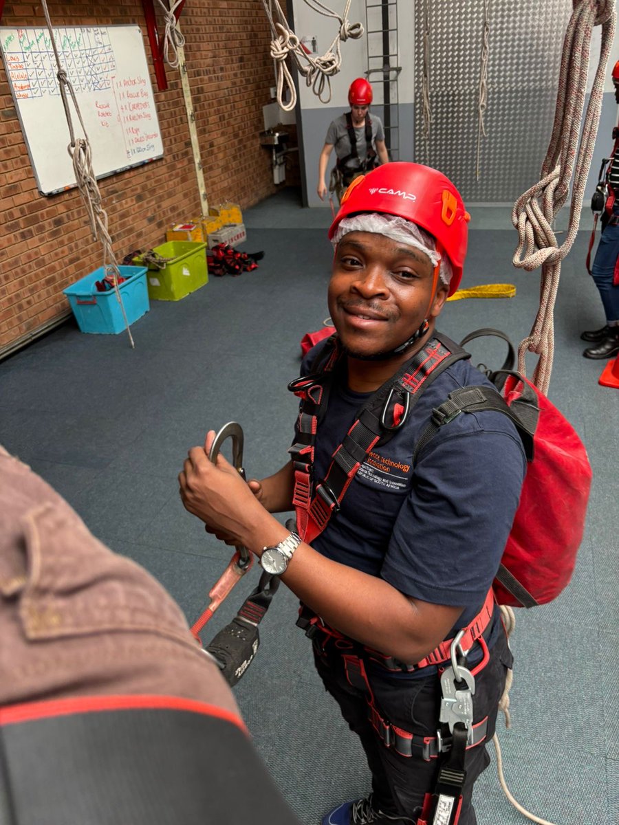 Saeonews's tweet image. EFTEON staff Abri, Tsumbedzo &amp;amp; Gregor renewing their Work at Heights training to access tower-mounted equipment #worksafe safely. @dstigovza @NRF_News