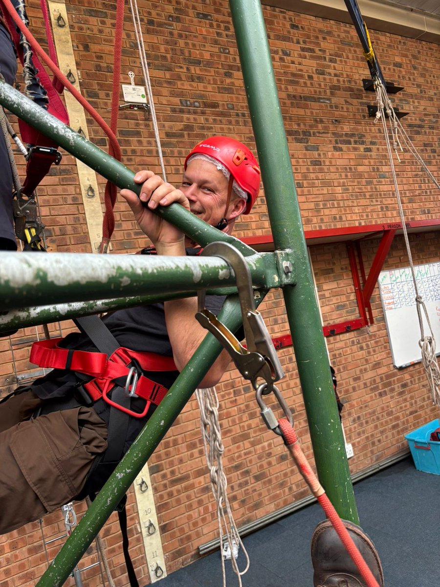 Saeonews's tweet image. EFTEON staff Abri, Tsumbedzo &amp;amp; Gregor renewing their Work at Heights training to access tower-mounted equipment #worksafe safely. @dstigovza @NRF_News