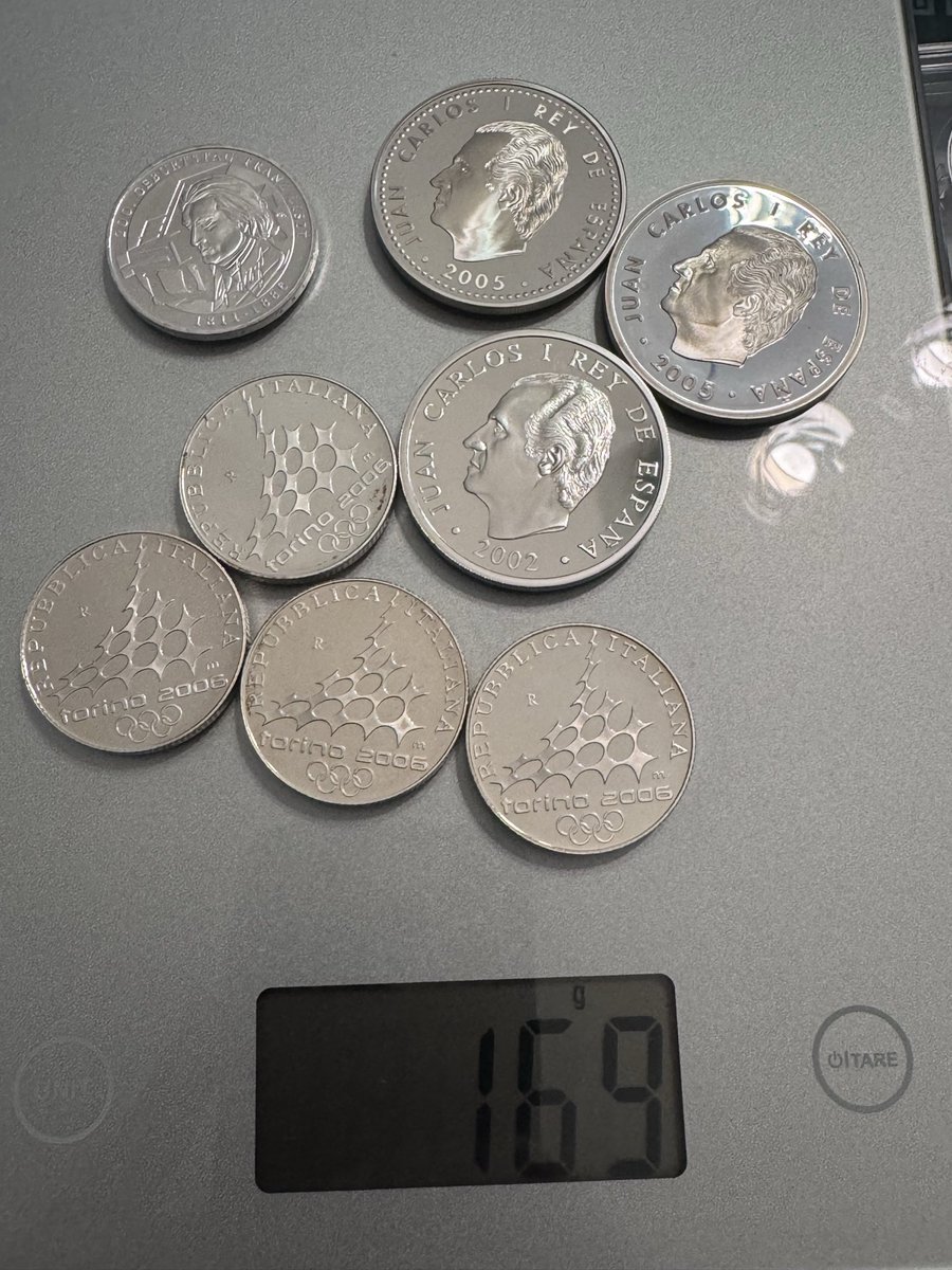 eustacker's tweet image. Bought this about 5 ounces of fine silver in 925 commemorative coins 15% below the melt value. 
Price of silver has increased so much, any store without dynamic pricing can’t keep up to date!! 
#silver #junksilver #925silver