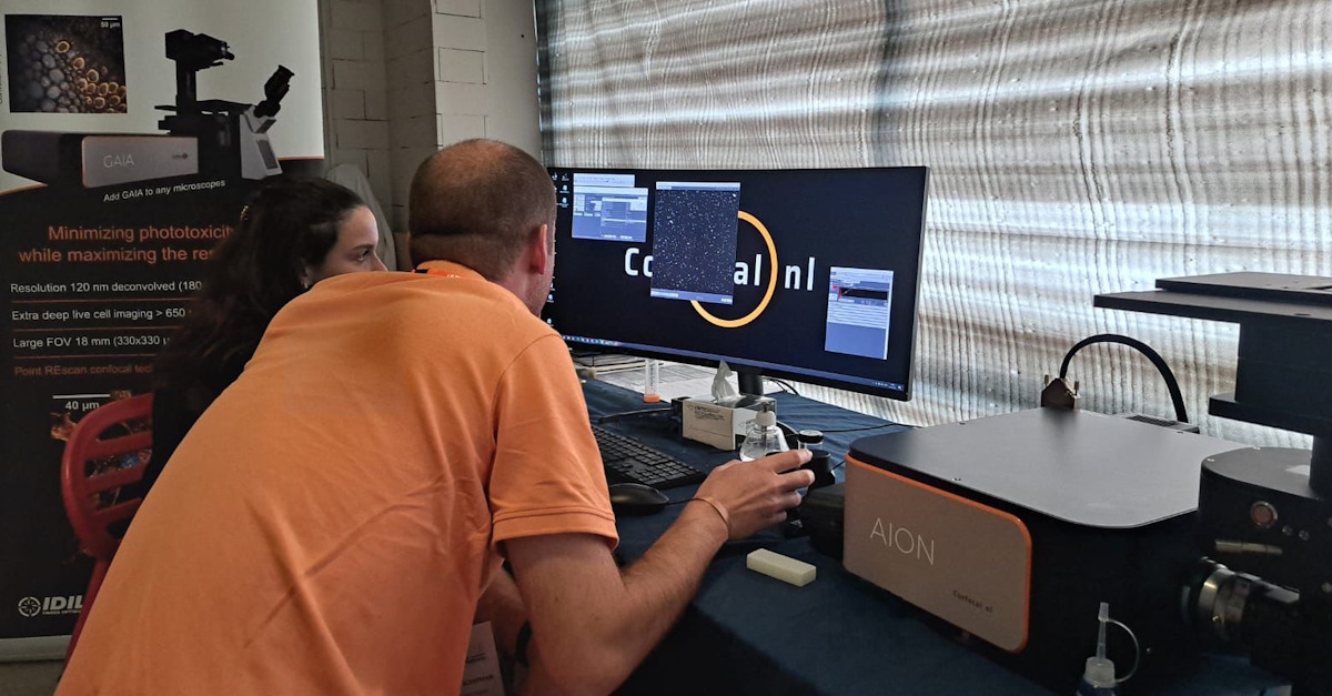 confocal_nl's tweet image. Image fast and deep into your samples without compromising clarity or increasing phototoxicity. Bring your specimen to our booth at Salle 4 during @GDR_ImaBio  @CNRS #MiFoBio2025 and see for yourself!

Our AION confocal system delivers unmatched imaging performance with…