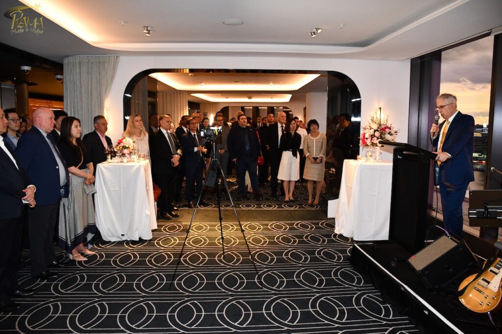 The_Indian_Sun's tweet image. 🤝The #ABSC Inc hosted 'Connect &amp;amp; Cheers 2', uniting 140+ #diplomats &amp;amp; business leaders in #Sydney.🌐 The event strengthened diplomatic-commercial ties &amp;amp; promoted upcoming global #trade initiatives, fostering international partnerships.🥂 #TheIndianSun

🔗 wp.me/p7ADtX-rSg