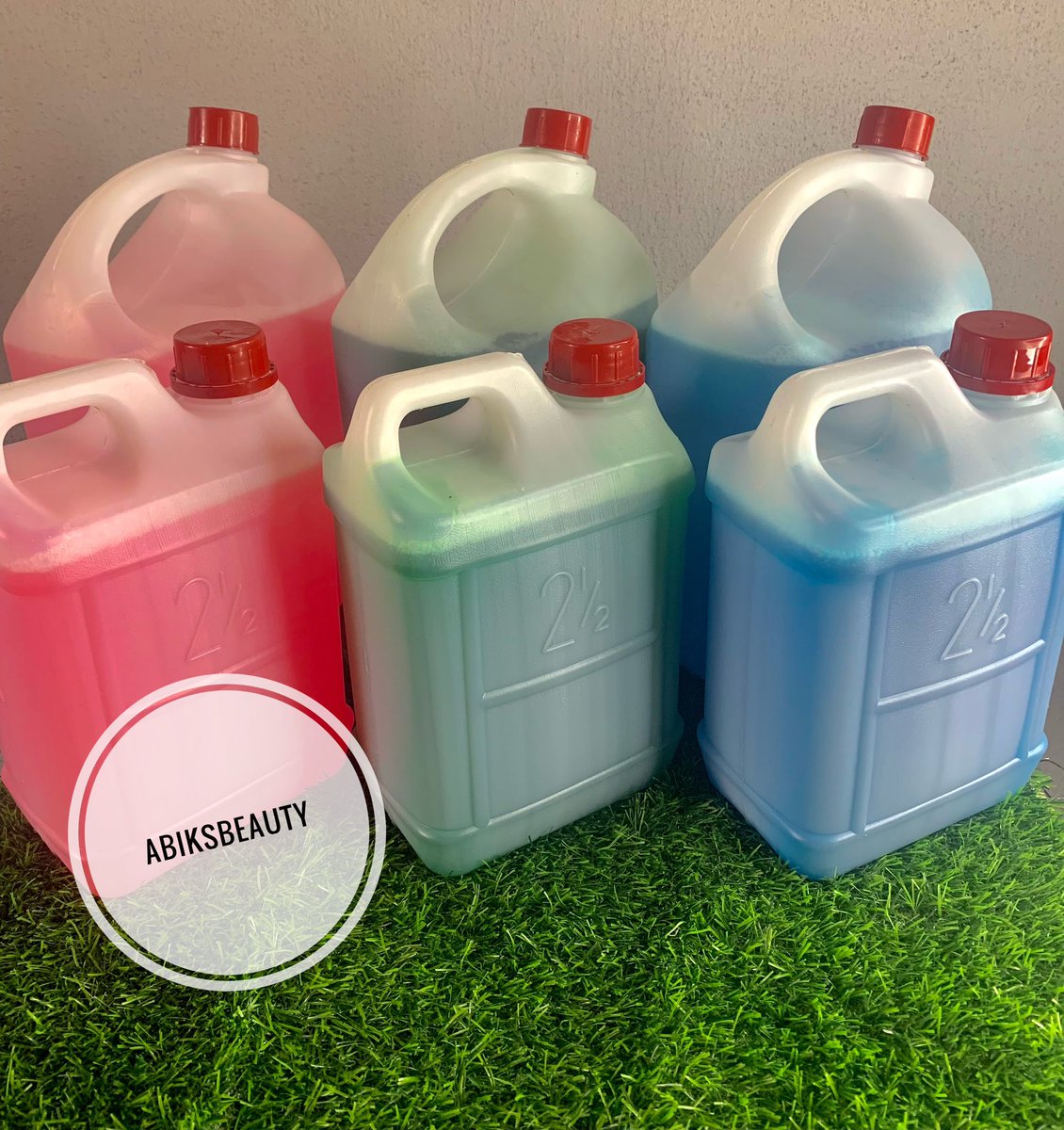 Abike_dami's tweet photo. What is your favorite color 💕?

Get ready to simplify your cleaning routine with our versatile liquid soap! It's tough on grime, gentle on surfaces, and perfect for all your cleaning needs.

5L: N6000
2.5L: N3000
Location:Akobo Ibadan 

Kindly retweet 🙏 https://t.co/o6KpaMiTuI