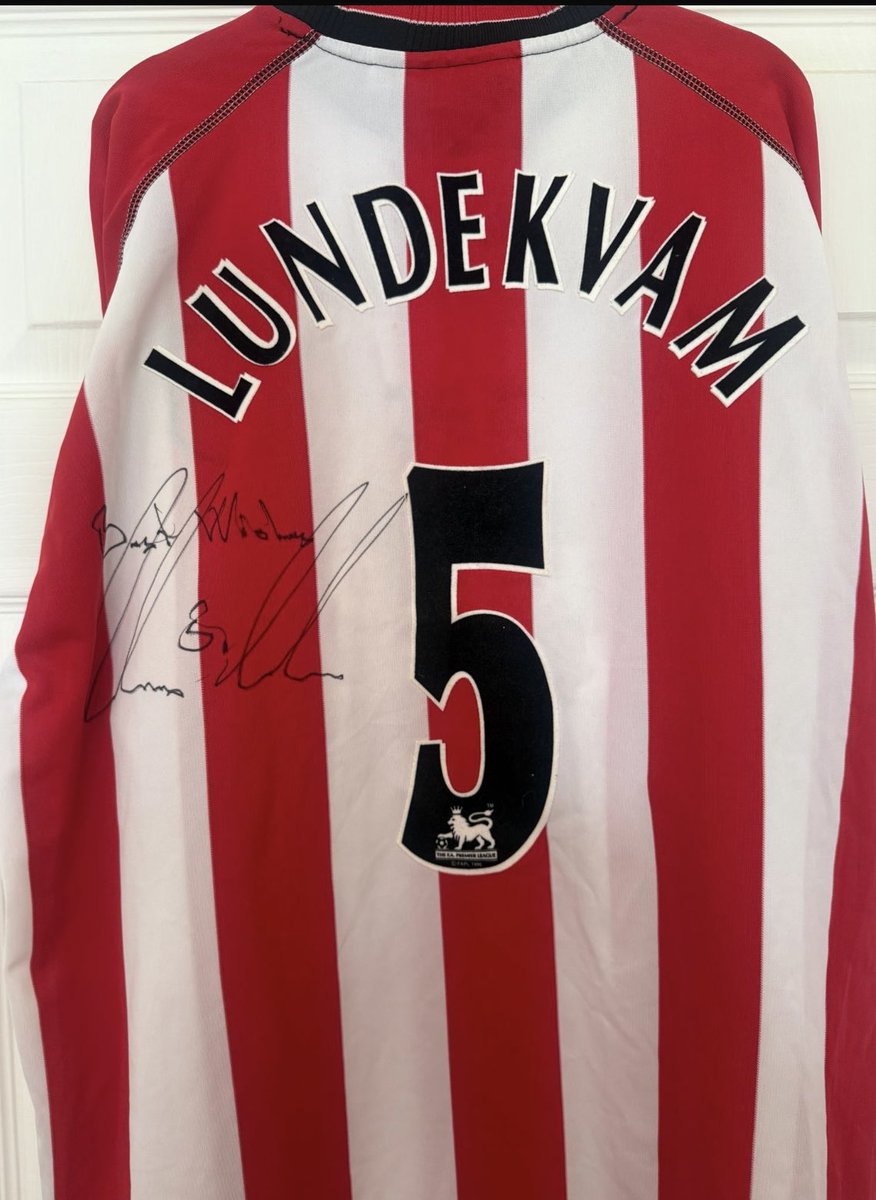 AUCTION TIME
Absolutely stunning shirt donated by <a href="/SaintSkipper5/">Claus Lundekvam</a> 
Match worn from the Danny Wallace testimonial &amp; signed personally by both players
Every penny raised will go to children’s charity <a href="/SotonDIFTK/">Southampton DIFTK</a> so please dig deep and bid if yr able
#SaintsFC