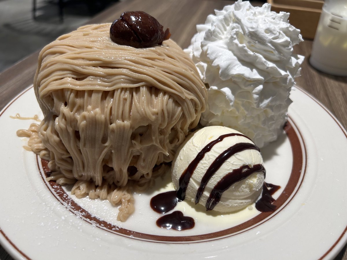 tatatata_pp's tweet image. モンブランパンケーキたべた🥞🌰