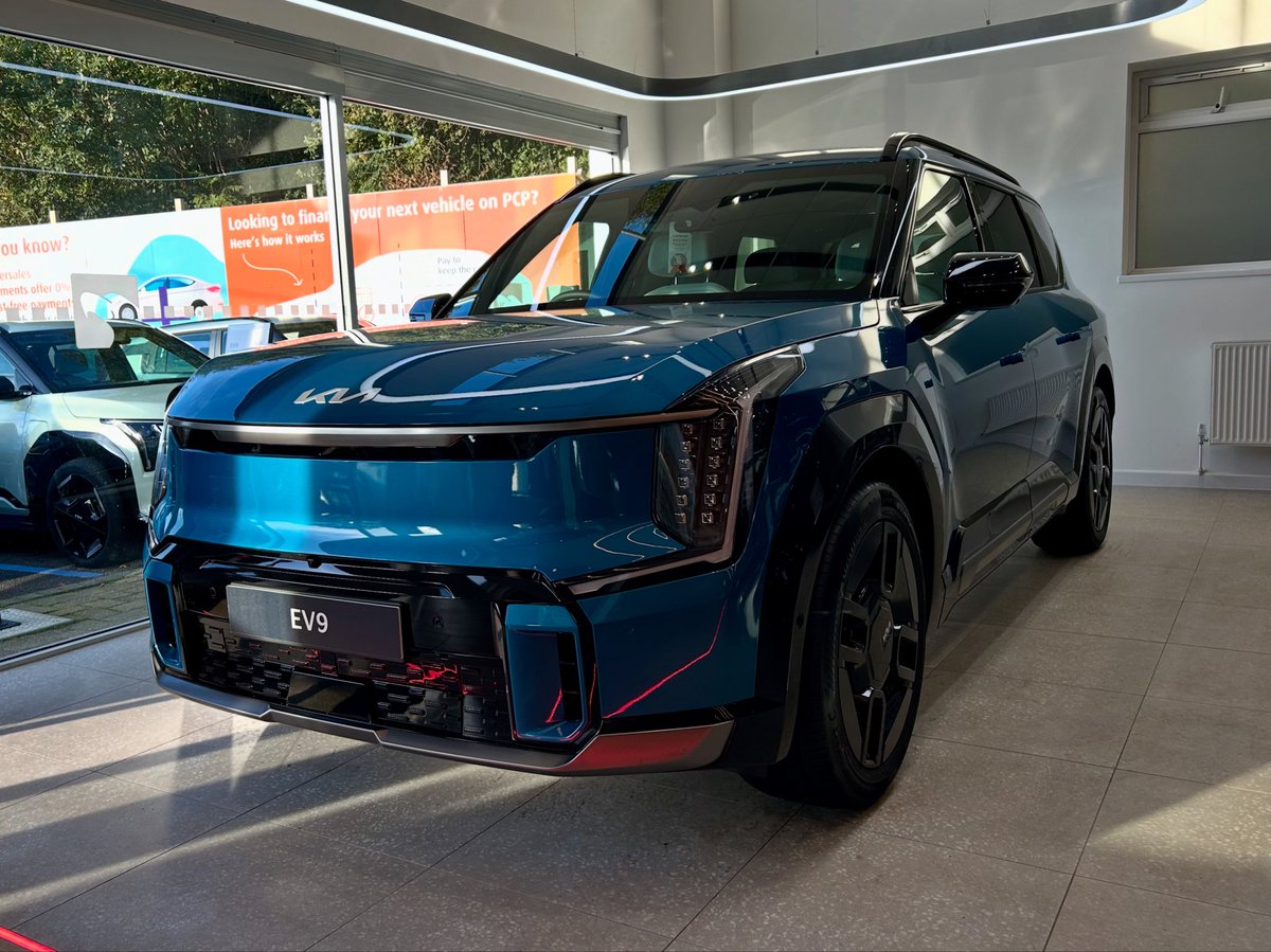 With a range of up to 349 miles, the Kia EV9 will ensure you get to your destination (and back) with ease, and thanks to its maximum boot space of 828 litres, you don’t have to scrimp on the packing either!

Book a test drive: bit.ly/3r8zUSg

#GriffinMill #KiaUK #EV9