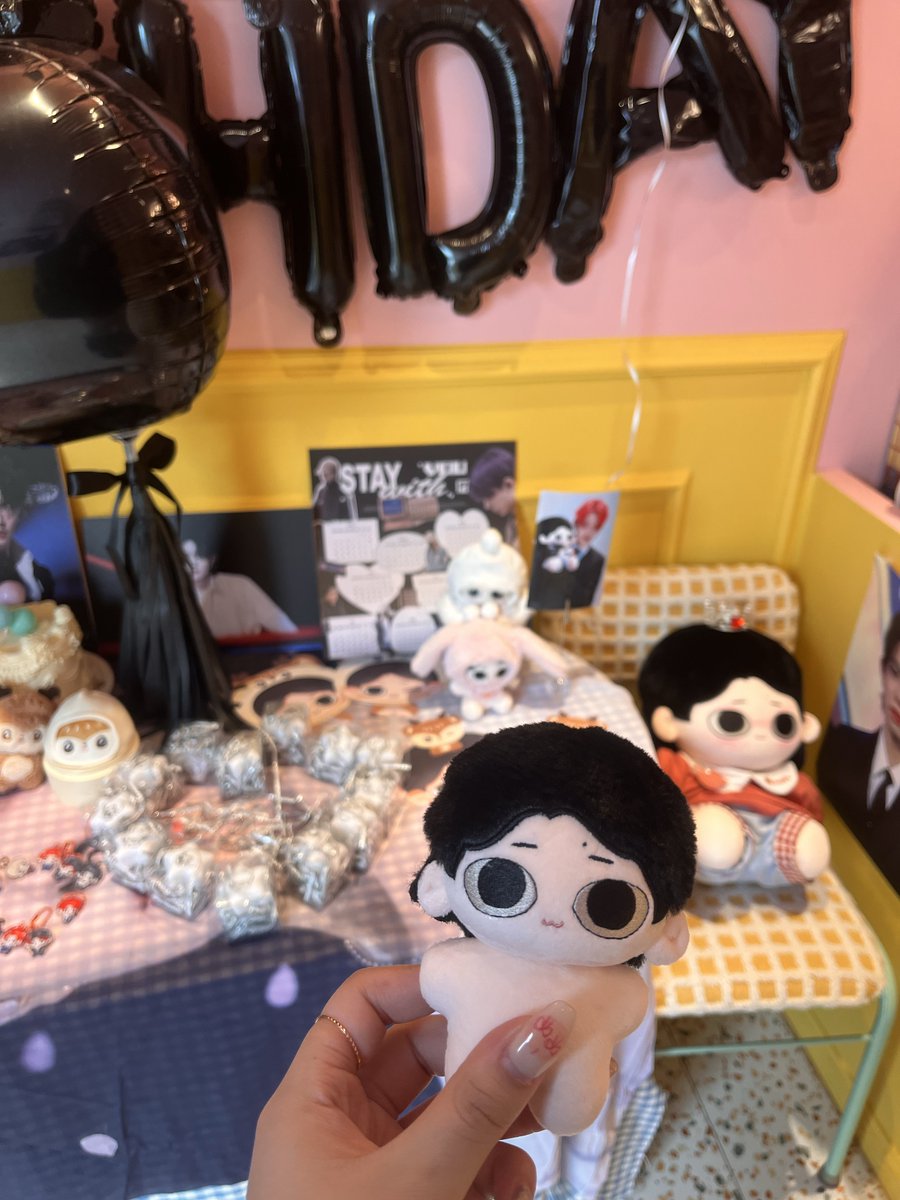 yeonheevxn's tweet image. 모든 곳이 희승이로 가득찬 곳…
럭드 상품들도 넘넘 귀여웠어요 😍
멍씅이도 입양 왈료💗
생카 운영하시느라 고생 많으셨습니다아~
#stay_with_heeseung