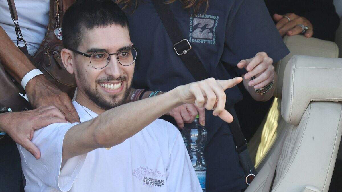 Iedereen komt met een ander verhaal uit de tunnels: eerste details over ervaringen van Israëlische gijzelaars komen naar buiten dlvr.it/TNhDBc