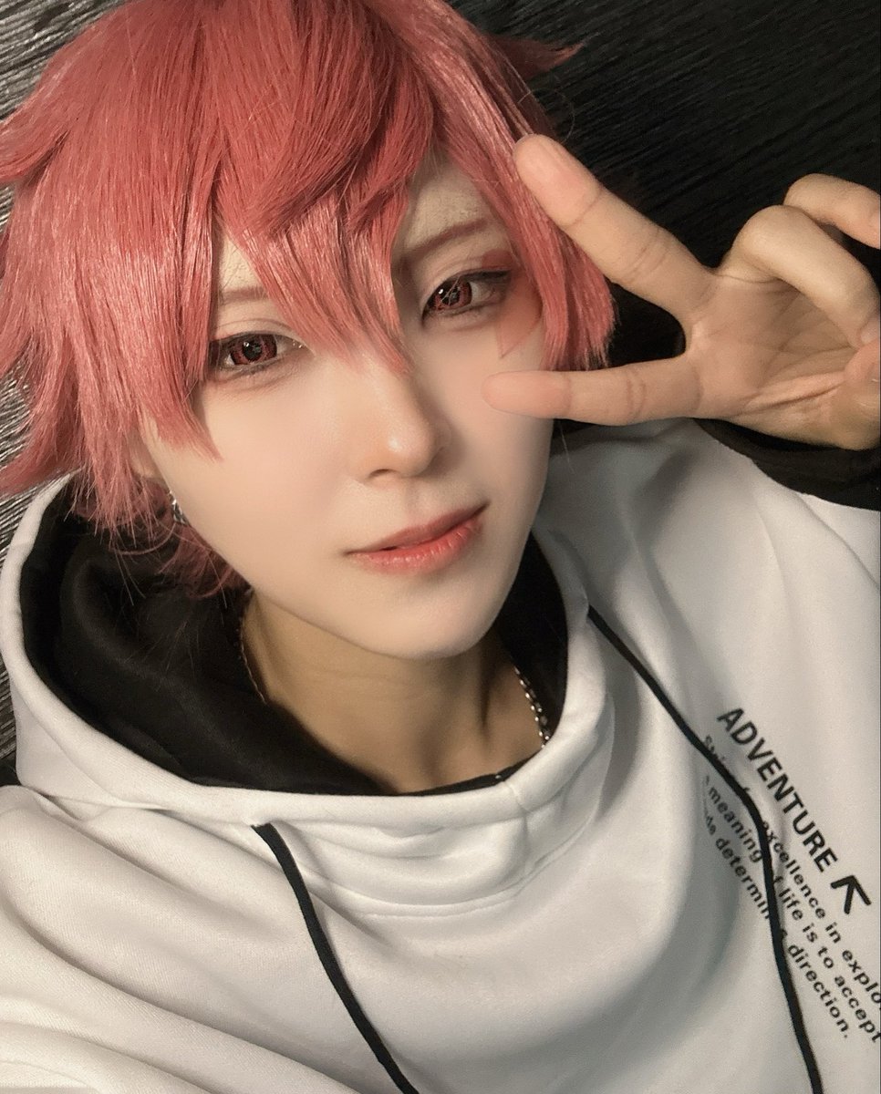 ⚠︎Cosplay
⚠︎捏造私服
twst/♥️,♠️
ﾏﾌﾞしてきた👊