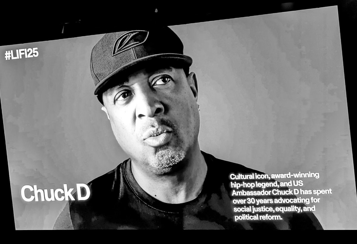 MrMorrisUK's tweet photo. last night was like a busmans holiday for me

with the prophets of @TherealNihal @MrChuckD

#lifi25 https://t.co/vmMREUR6he