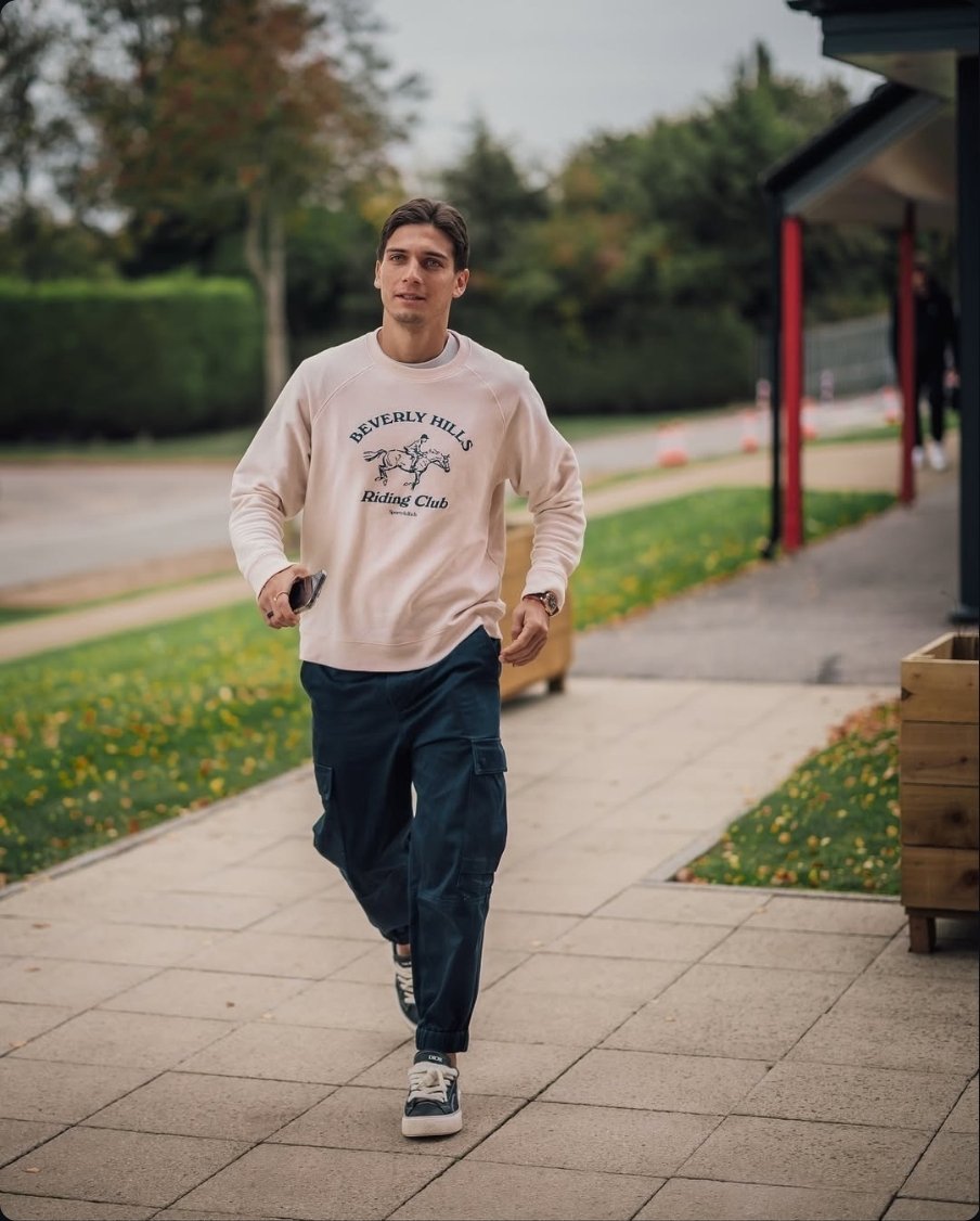 FreebsTheTree's tweet image. It's what we all wanted. The hair is a bit longer now. Can be side or centre parted. Classic Nico
Look #5: Back from Injury and ready to rock
#nffc