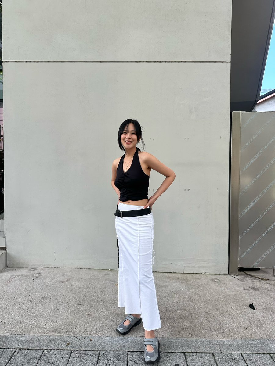 Bibi, rest. tweet media