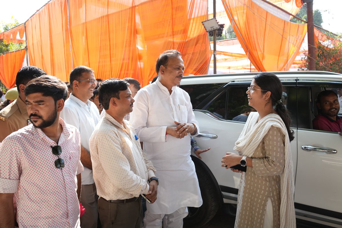 MPSinghRanu2's tweet image. जनपद मुख्यालय हरदोई में कृषि अनुसंधान केन्द्र पर आयोजित एक दिवसीय रबी उत्पादकता संगोष्ठी एवं मिलेट्स मेला प्रदर्शनी में सम्मिलित होकर सम्मानित किसान भाईयों से भेंट कर सरकार द्वारा कृषि क्षेत्र को दी जा रही विभिन्न जनकल्याण की योजनाओं की विस्तृत चर्चा की
@BJP4UP @PMOIndia @UPGovt