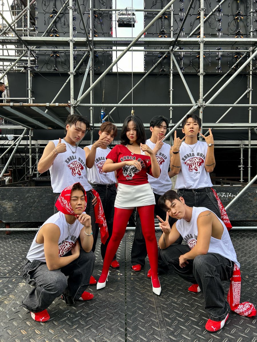 Bibi, rest. tweet media