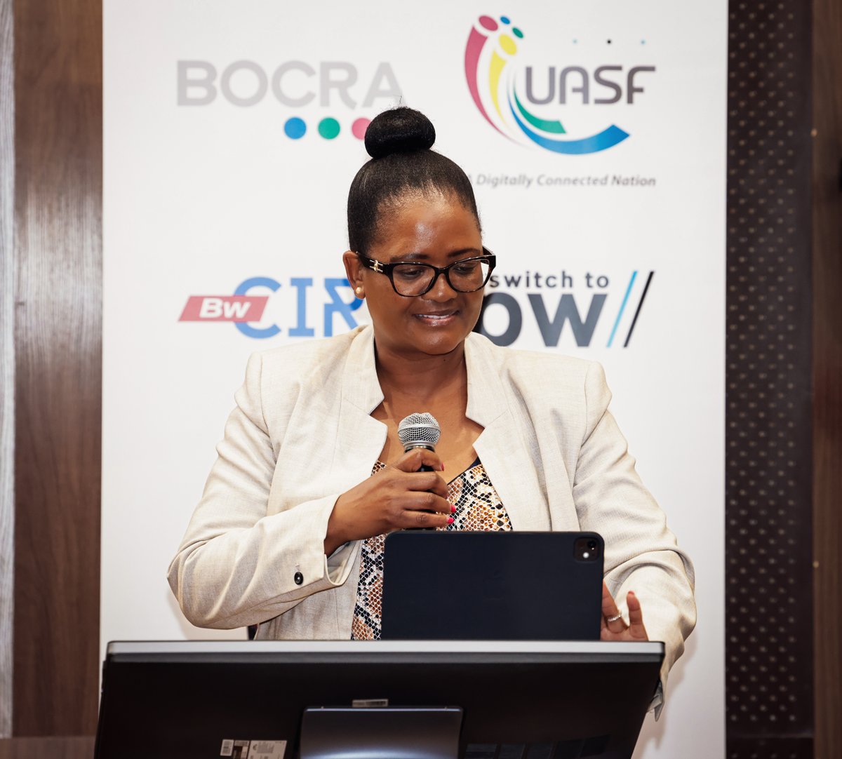 BOCRAbw's tweet image. Great collaboration at the BINX (Botswana Internet Exchange Point)  Stakeholders Workshop.  ISPs, regulators &amp;amp; tech leaders came together to boost local connectivity and build a faster, more resilient internet. 

#BOCRA
#BINX 
#BotswanaConnectivity