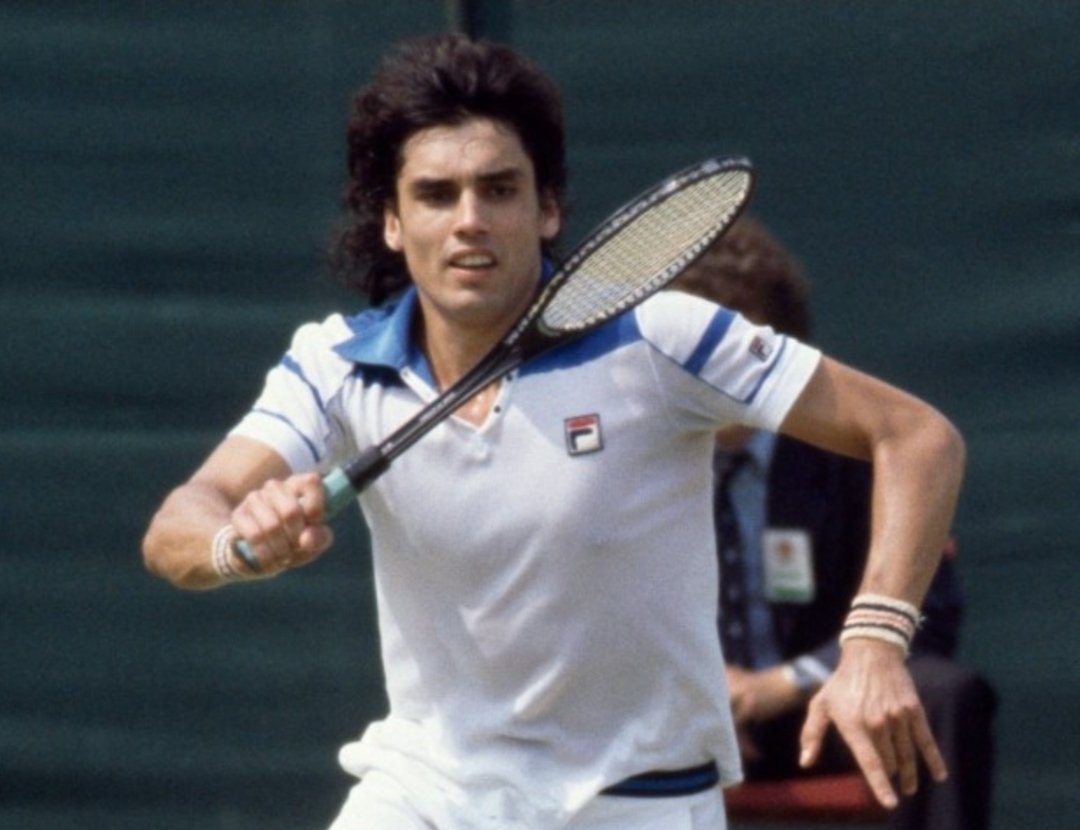 DE CUMPLE

Un dia como hoy pero de 1955, nace el mejor tenista paraguayo de todos los tiempos, el campeonísimo <a href="/Victor_Pecci/">Víctor Manuel Pecci</a>.

Feliz cumple, Victor!!

#HayFutbolpy