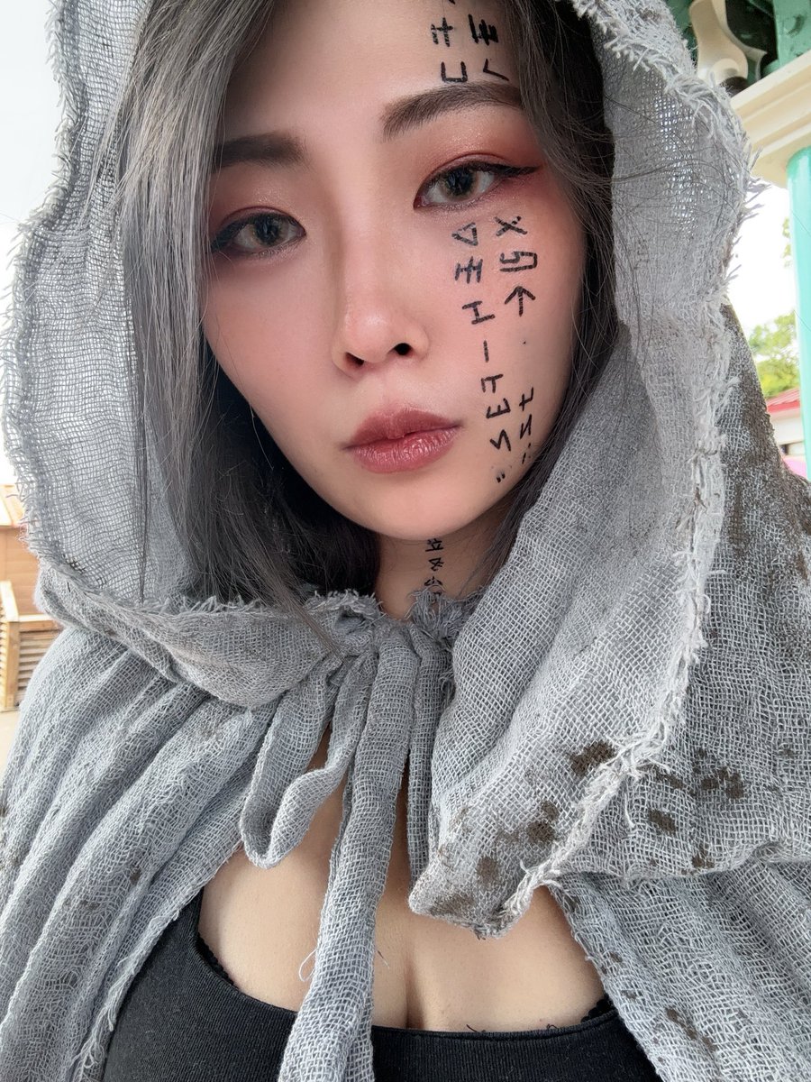 提早過萬聖節🎃
今年是臭臉鬼👻