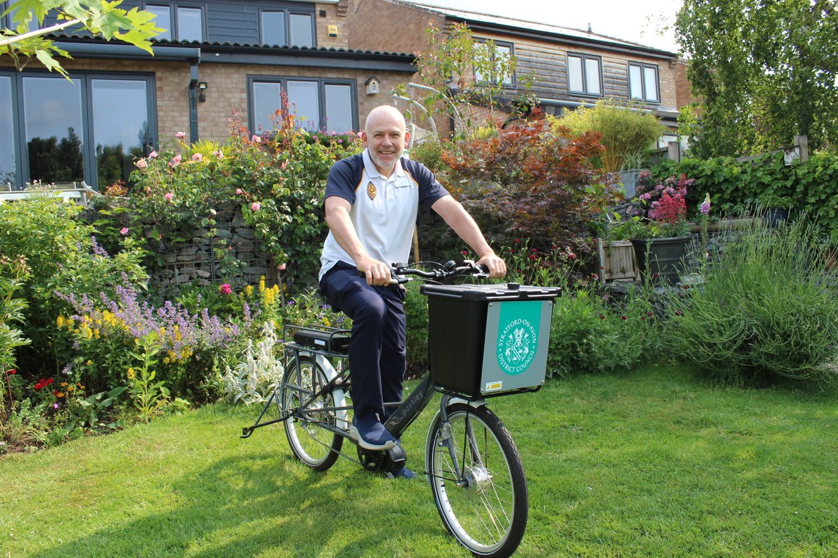 Stratford-on-Avon District's E-cargo bikes are being used by two community-based South Warwickshire NHS Foundation Trust staff to travel to patient houses: ow.ly/jXvA50XbRni
