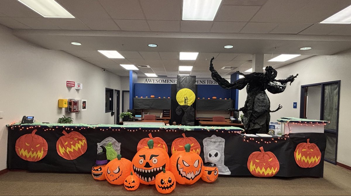 liturriaga_HMS's tweet photo. It’s always great to come back to my old campus as I continue to substitute for this great district! Especially to see the talent that this staff has! Once a Cavalier always a Cavalier! 😎💪🏼 @HERNANDO_MS #ALLIN #TeamSISD https://t.co/UzxVvMtVqb