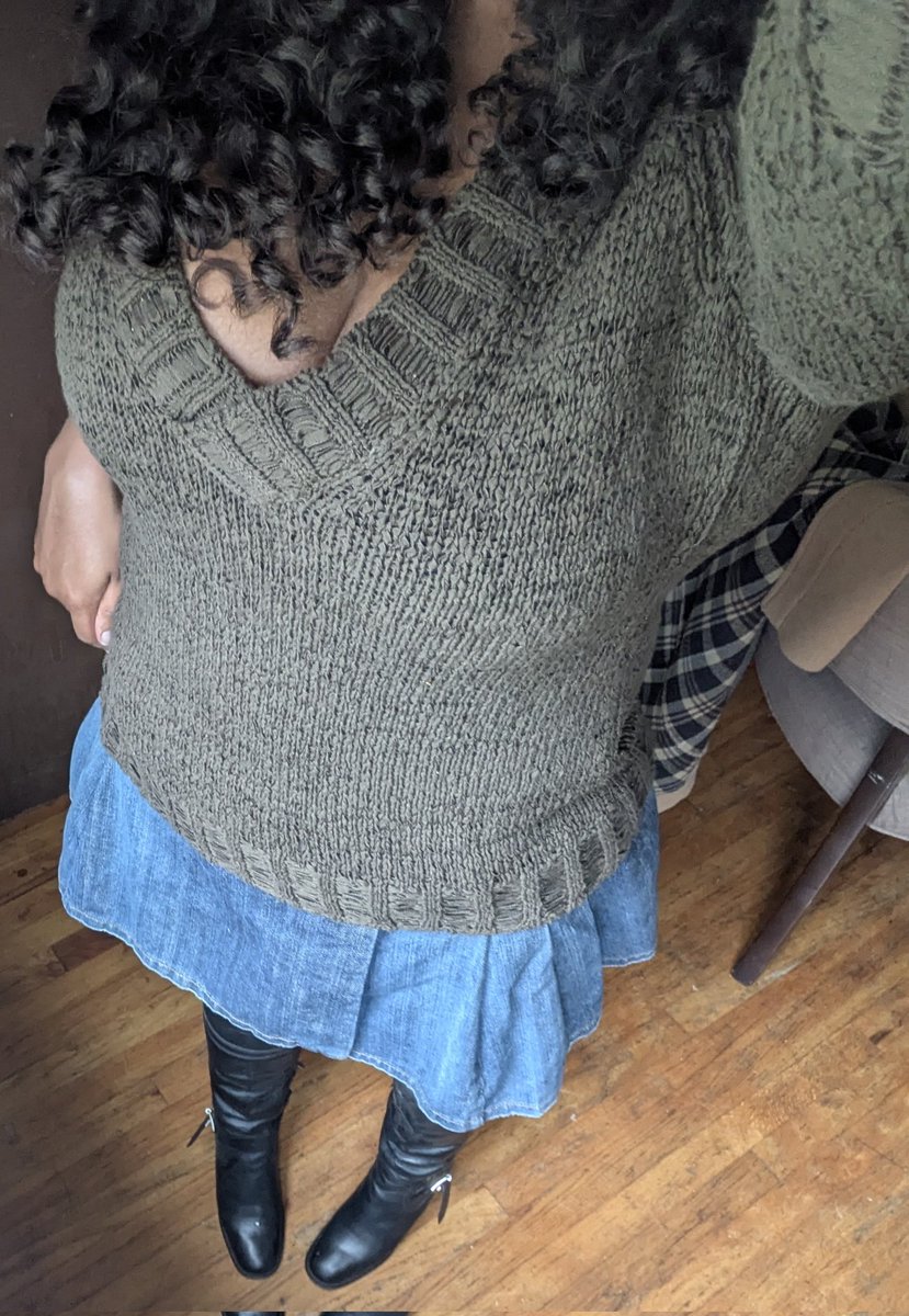 powderedballs's tweet image. stuntin in a charli-esque fit for croomf/boomf/loomf @A6Hi6H #pda