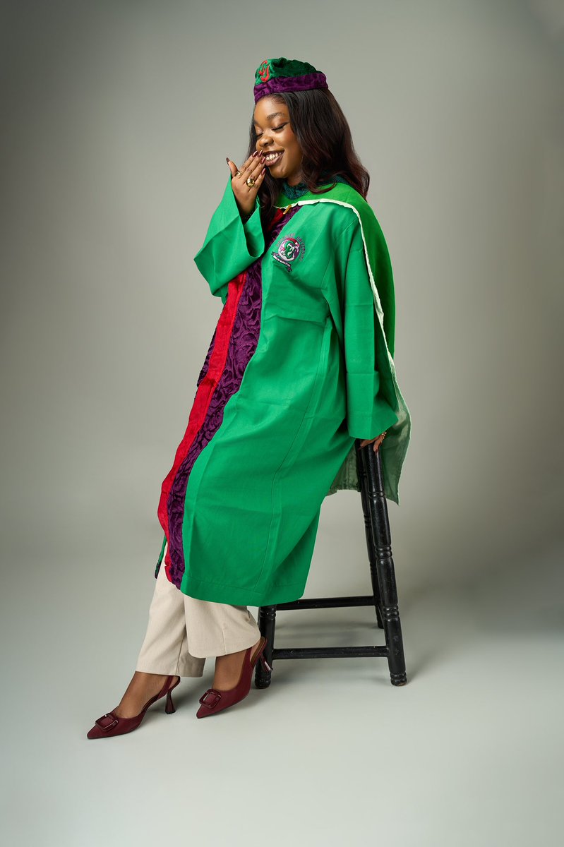 reine_reni's tweet photo. Proud graduate 🧑‍🎓 https://t.co/EFHy4QUP7H